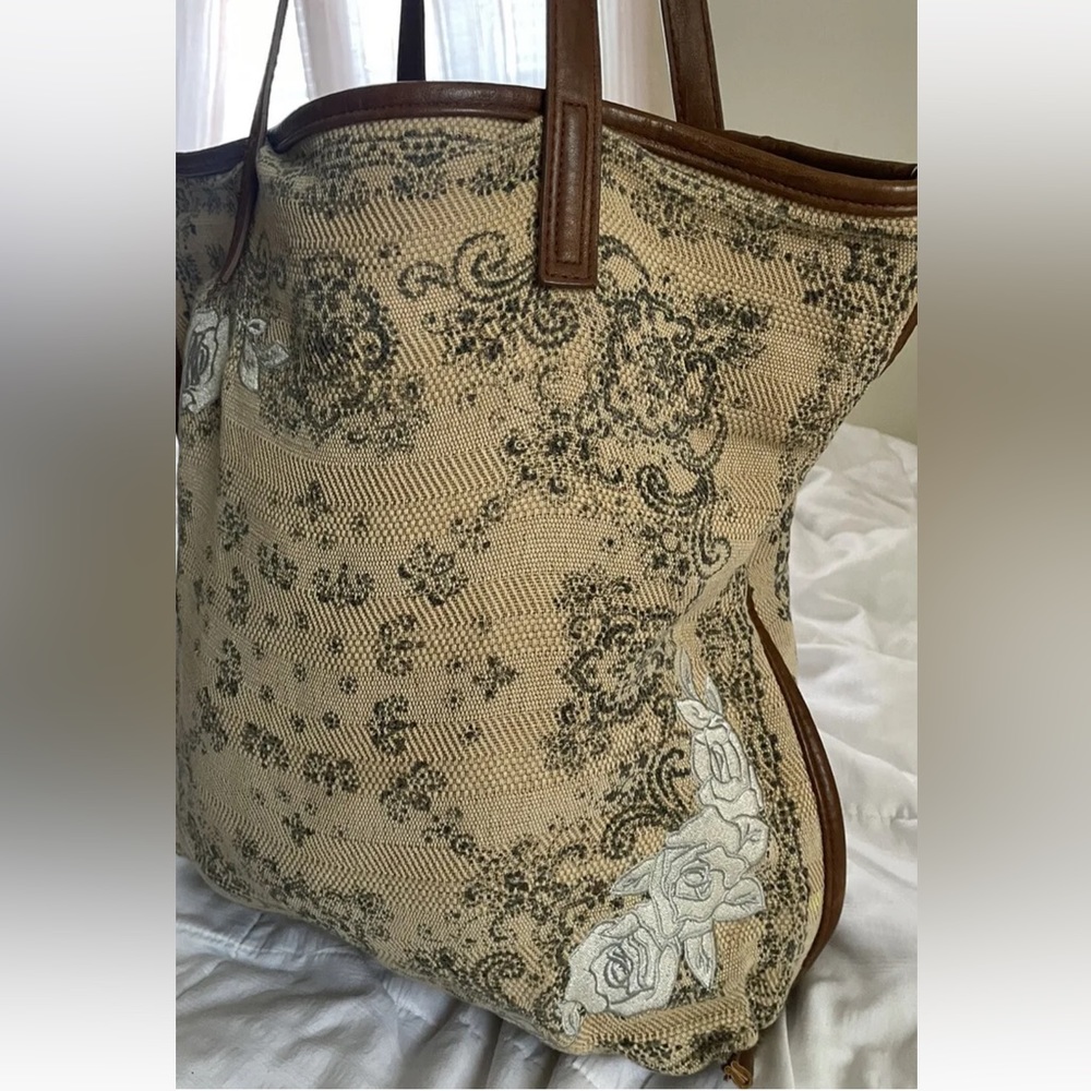 FREE PEOPLE Floral Embroidered Boho shoulder Bag| Oversized |Beige |Vegan Trim - Picture 2 of 13